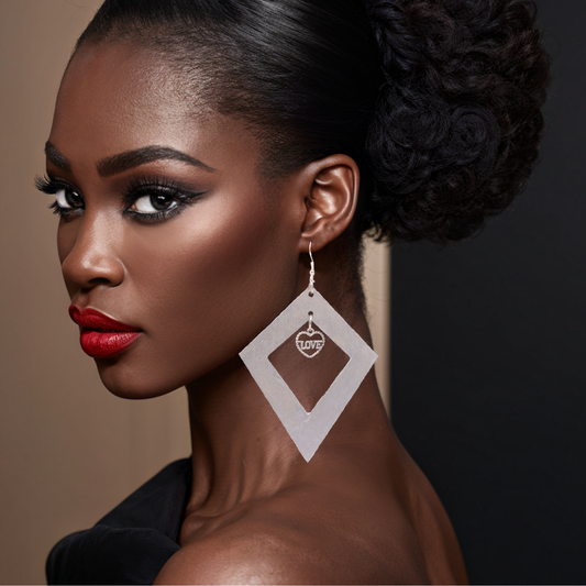 Classy ctahedron-shaped earrings with trinket - E108