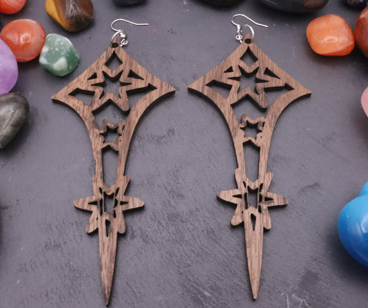 Regal style wooden earrings - E57