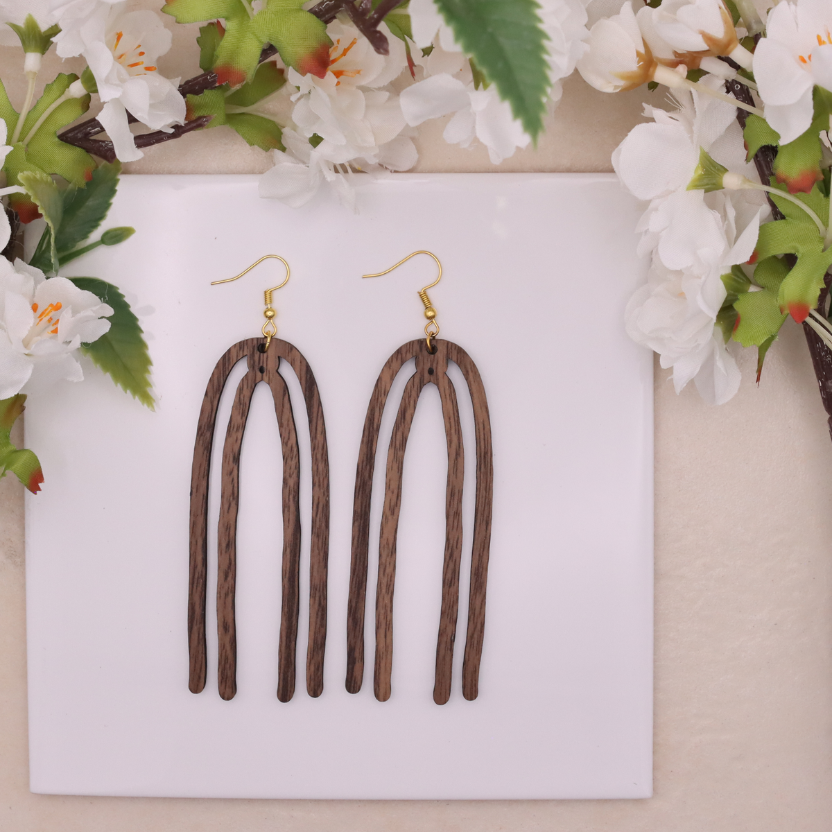 Willow Arch Earrings – Sculpted Wooden Elegance